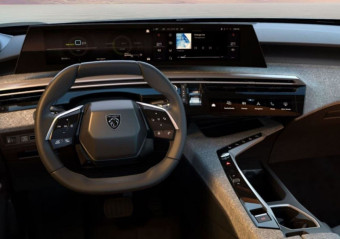 PEUGEOT 5008 HYBRID 145 E-DCS6 ALLURE