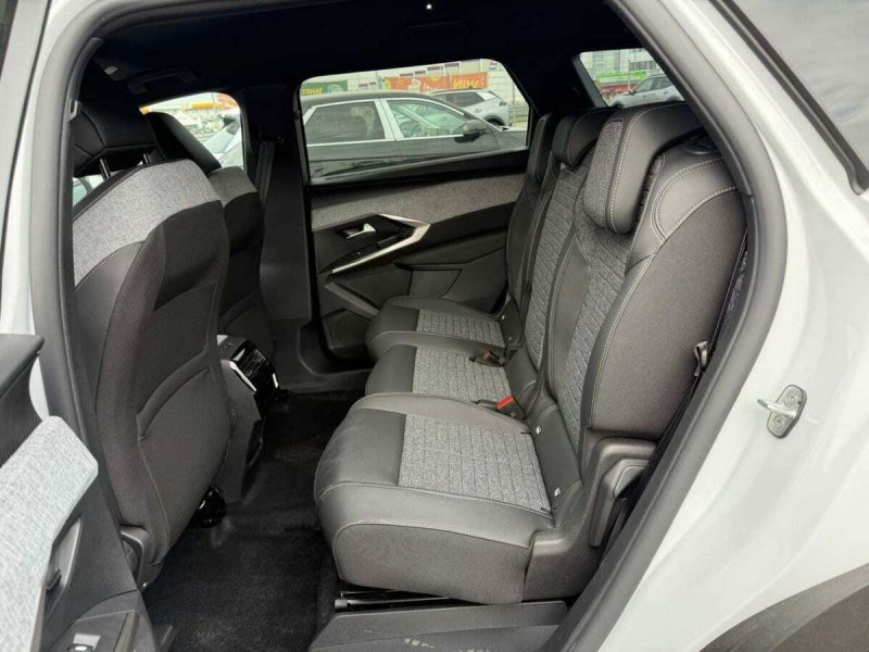 PEUGEOT 5008 HYBRID 145 E-DCS6 ALLURE