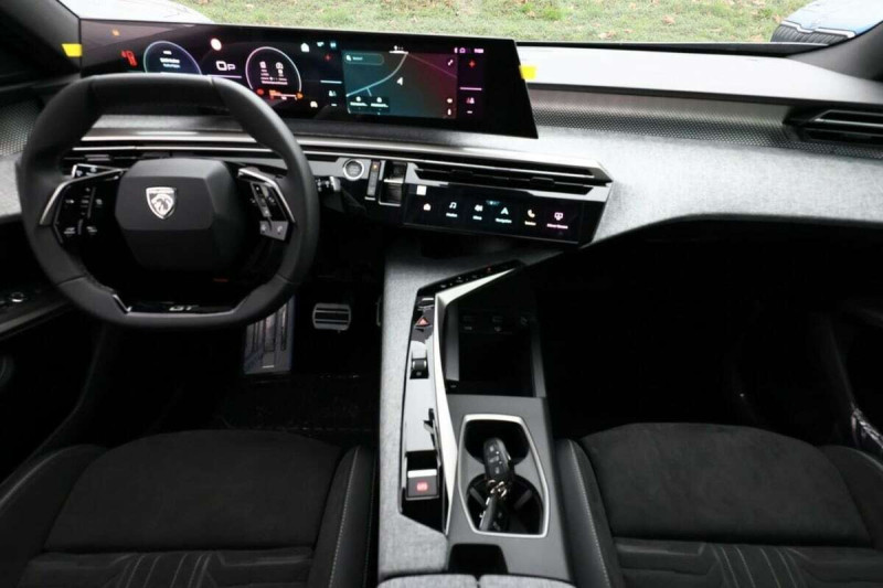 PEUGEOT 5008 HYBRID 145 GT PANO COMFORTP GPS