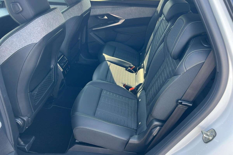 PEUGEOT 5008 HYBRID 145 E-DCS6 GT
