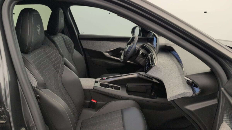 PEUGEOT 3008 HYBRID 145 E-DCS6 GT