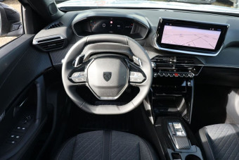 PEUGEOT 2008 HYBRID 145 ALLURE