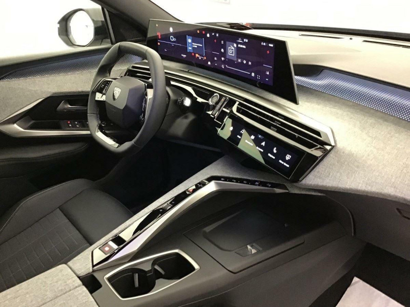 PEUGEOT 3008 GT 1.2 HYBRID 145