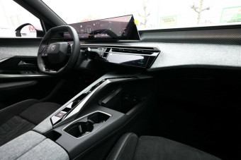 PEUGEOT 5008 HYBRID 145 GT E-DCS6
