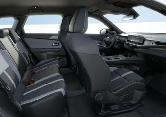 OPEL GRANDLAND HYBRID 145 AUT