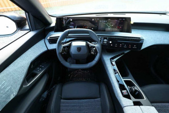 PEUGEOT 3008 HYBRID 145 ALLURE