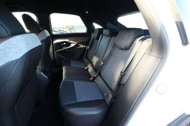 PEUGEOT 3008 HYBRID 145 ALLURE