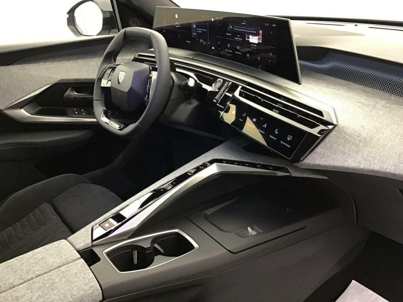 PEUGEOT 3008 HYBRID 145 E-DCS6 GT EXCLUSIVE