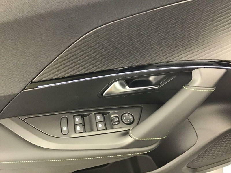 PEUGEOT 2008 HYBRID 136 E-DCS6 GT