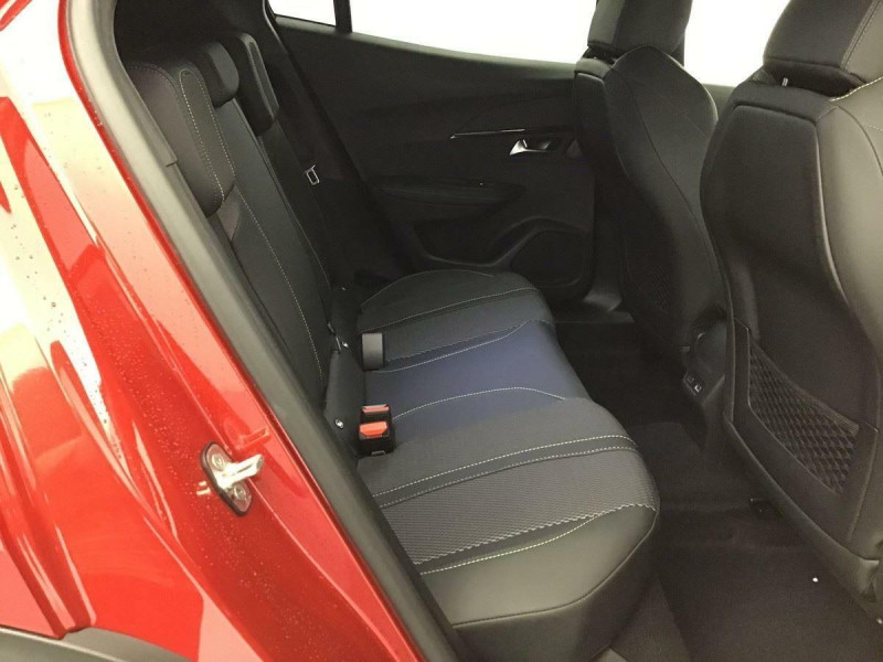 PEUGEOT 2008 HYBRID 136 E-DCS6 GT