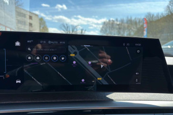 PEUGEOT 5008 HYBRID 145 E-DCS6 ALLURE PLUS
