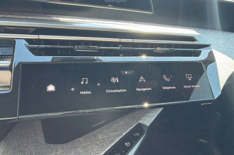 PEUGEOT 5008 HYBRID 145 E-DCS6 ALLURE PLUS