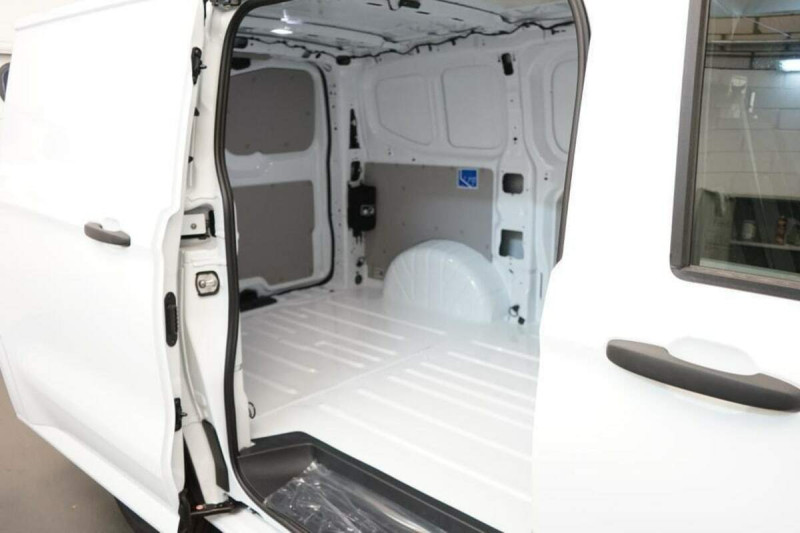VOLKSWAGEN TRANSPORTER V L1H1 2.0 TDI 150 BUSINESS