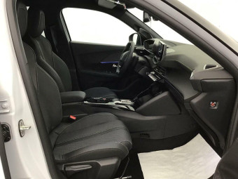 PEUGEOT 2008 HYBRID 136 E-DCS6 GT