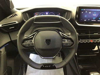 PEUGEOT 2008 HYBRID 136 E-DCS6 GT