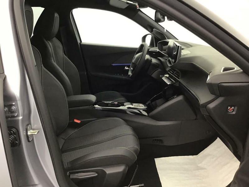 PEUGEOT 2008 HYBRID 136 E-DCS6 GT