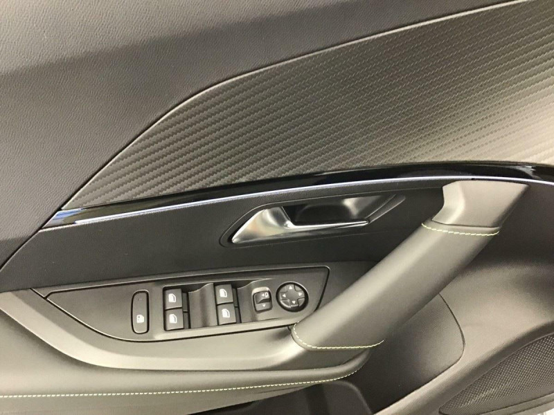 PEUGEOT 2008 HYBRID 136 E-DCS6 GT