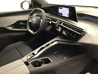 PEUGEOT 5008 GT 1.2 HYBRID 145