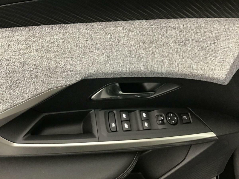 PEUGEOT 3008 HYBRID 145 ALLURE