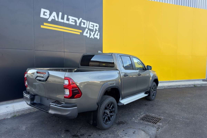 TOYOTA HILUX 2.8 204 BVA INVINCIBLE 4PL