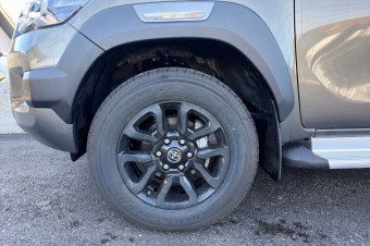 TOYOTA HILUX 2.8 204 BVA INVINCIBLE 4PL