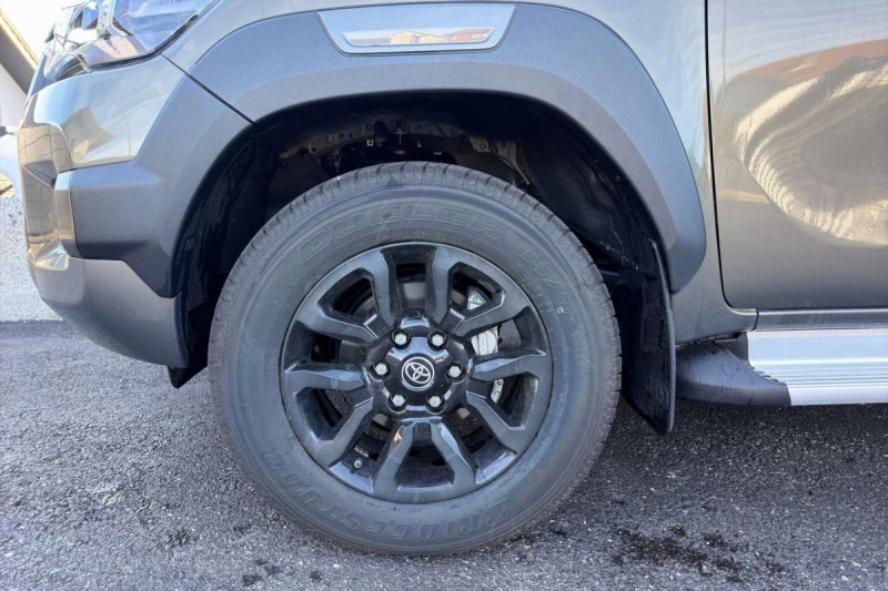 TOYOTA HILUX 2.8 204 BVA INVINCIBLE 4PL