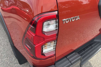 TOYOTA HILUX 2.8 204 BVA INVINCIBLE 4PL
