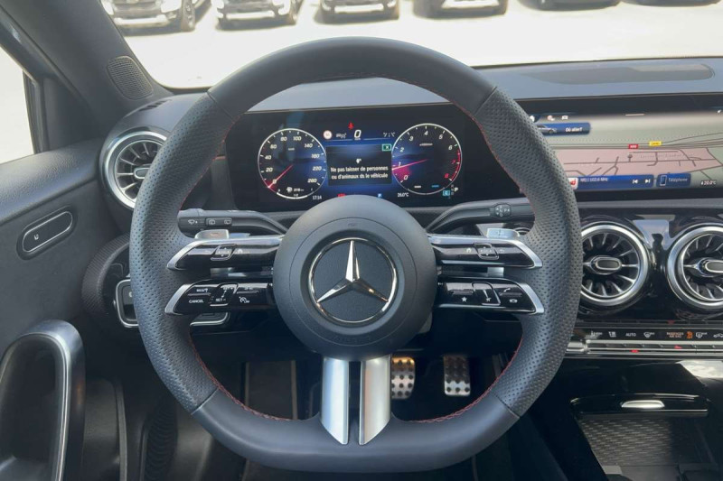 MERCEDES-BENZ CLASSE A 200 7G-DCT AMG LINE