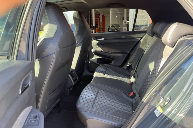VOLKSWAGEN GOLF TDI 150 DSG R-LINE T.O 360