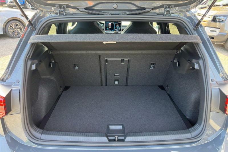 VOLKSWAGEN GOLF TDI 150 DSG R-LINE T.O 360