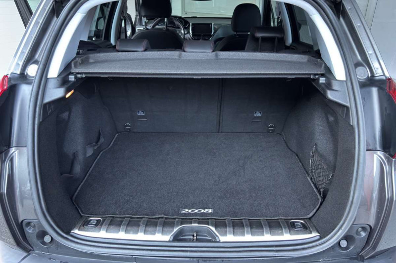 PEUGEOT 2008 1.2  130 GT LINE