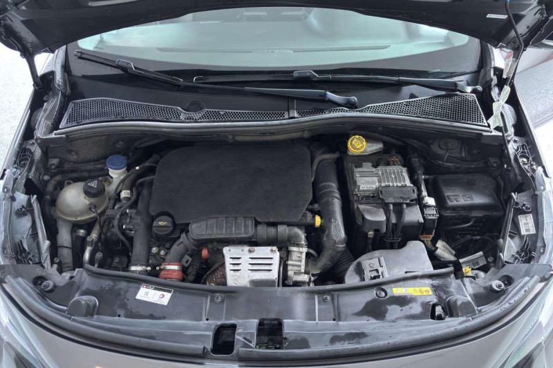 PEUGEOT 2008 1.2  130 GT LINE