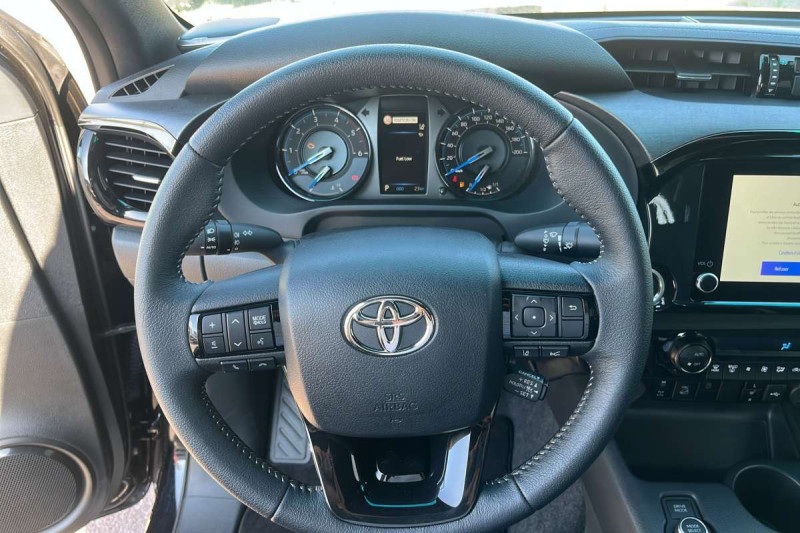 TOYOTA HILUX 2.8 204 BVA INVINCIBLE 4PL