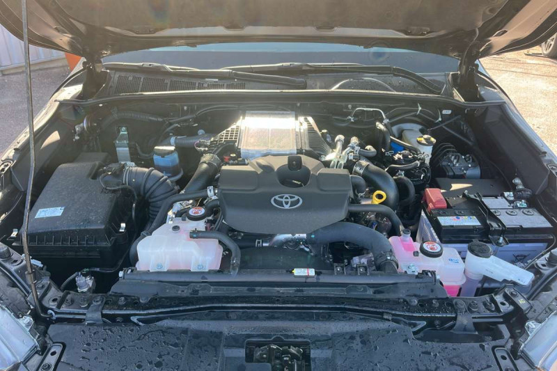 TOYOTA HILUX 2.8 204 BVA INVINCIBLE 4PL