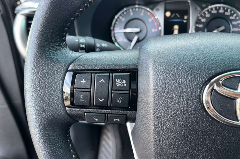 TOYOTA HILUX 2.4 D4-D 150 BVA EXECUTIVE CUIR 4PL