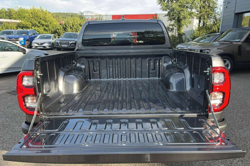 TOYOTA HILUX 2.4 D4-D 150 BVA EXECUTIVE CUIR 4PL