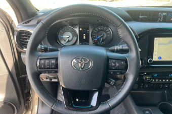 TOYOTA HILUX 2.8 204 BVA INVINCIBLE RIDEAU