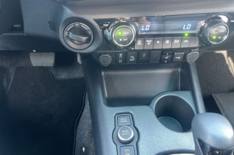 TOYOTA HILUX 2.8 204 BVA INVINCIBLE RIDEAU