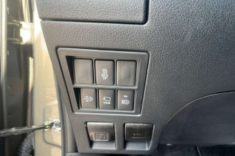 TOYOTA HILUX 2.8 204 BVA INVINCIBLE RIDEAU