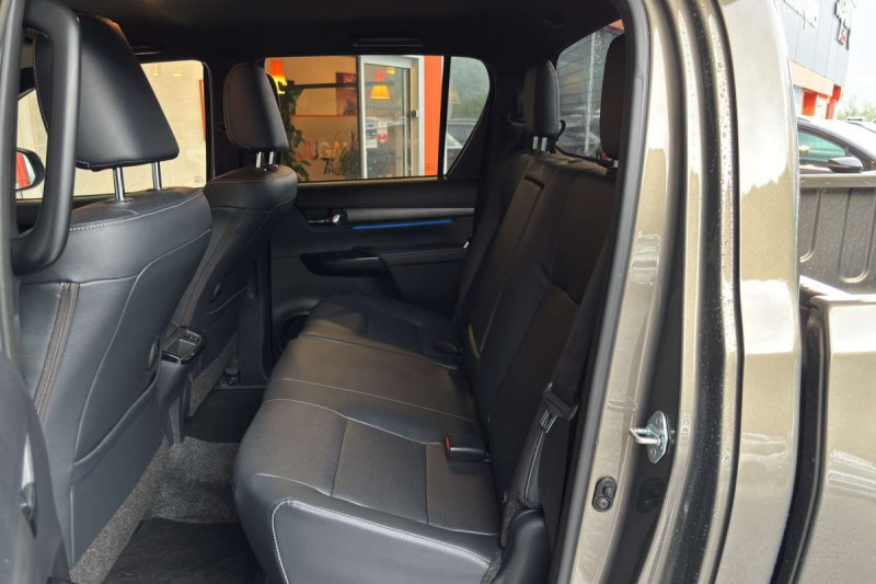 TOYOTA HILUX 2.8 204 BVA INVINCIBLE 4PL