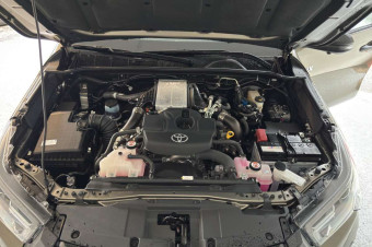 TOYOTA HILUX 2.8 204 BVA INVINCIBLE 4PL