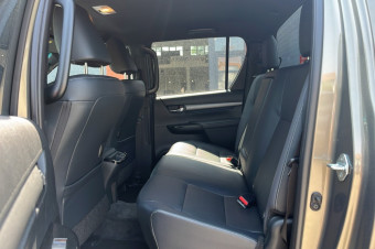 TOYOTA HILUX 2.8 204 BVA INVINCIBLE 4PL