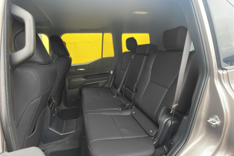 TOYOTA LAND CRUISER GDJ 250 LEGENDE 2.8 204 2 PL