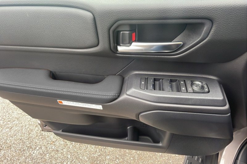 TOYOTA LAND CRUISER GDJ 250 LEGENDE 2.8 204 2 PL