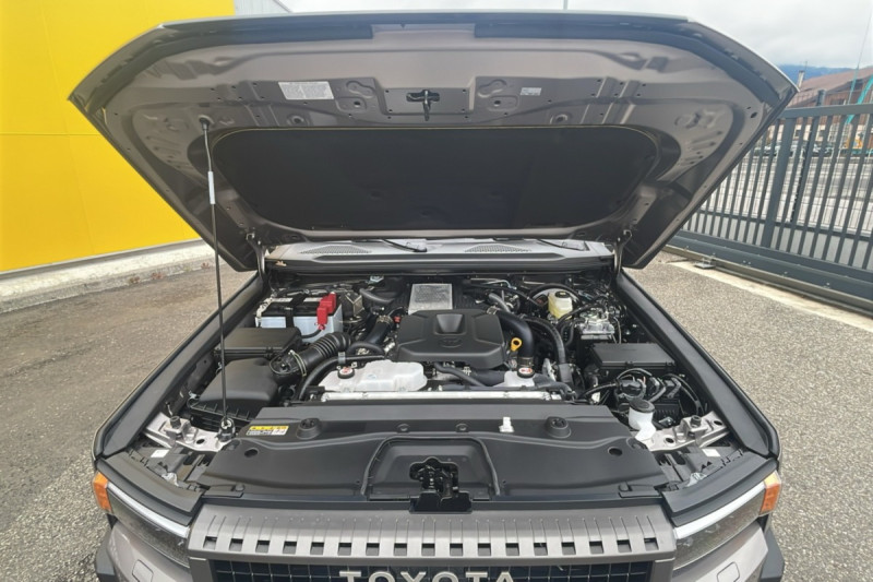 TOYOTA LAND CRUISER GDJ 250 LEGENDE 2.8 204 2 PL