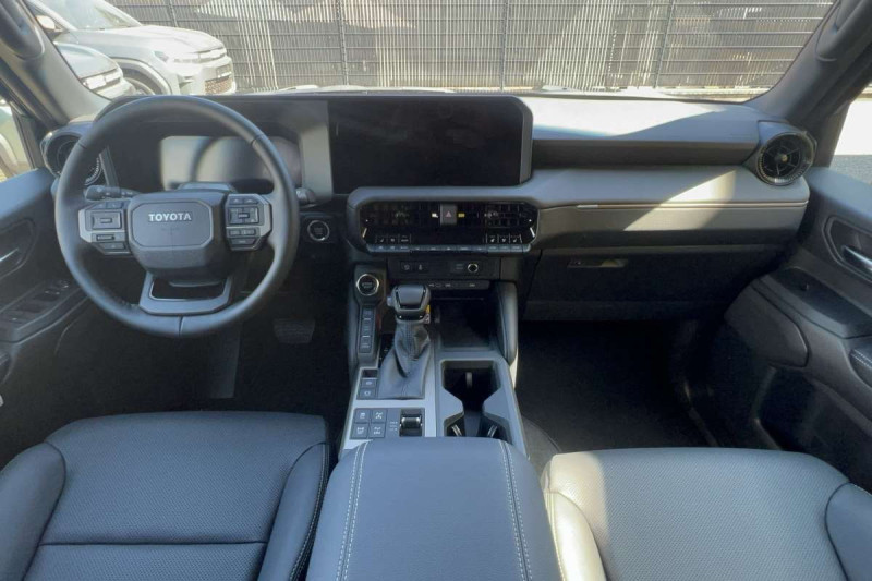 TOYOTA LAND CRUISER GDJ 250 LEGENDE 2.8 204 2 PL