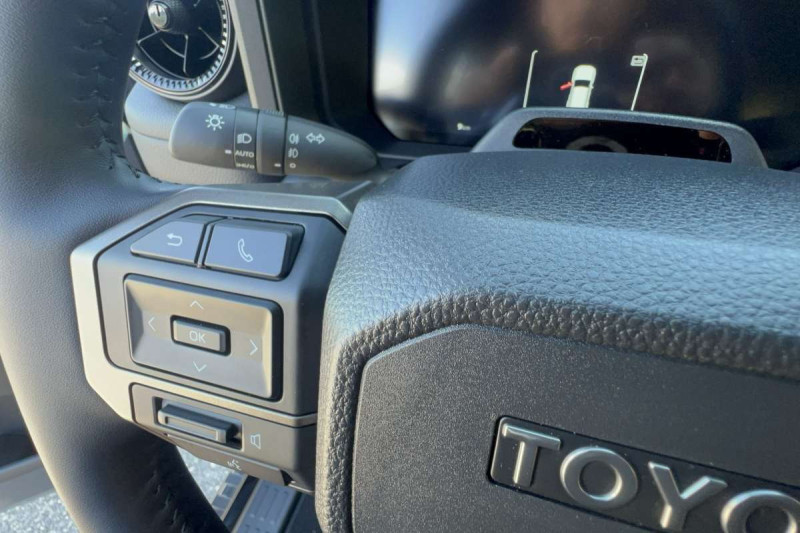 TOYOTA LAND CRUISER GDJ 250 LEGENDE 2.8 204 2 PL