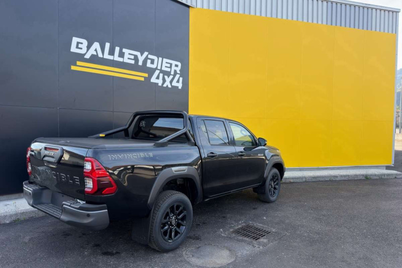 TOYOTA HILUX 2.8 204 BVA INVINCIBLE RIDEAU