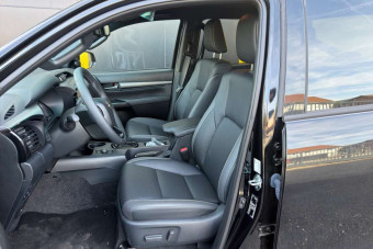 TOYOTA HILUX 2.8 204 BVA INVINCIBLE RIDEAU