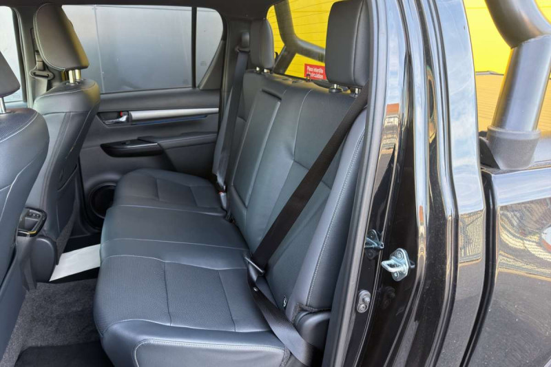 TOYOTA HILUX 2.8 204 BVA INVINCIBLE RIDEAU